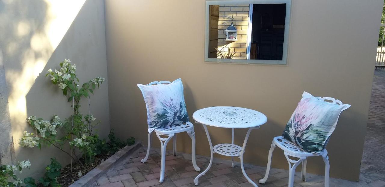 Schnehage Self Catering Apartment Bloemfontein Exterior photo