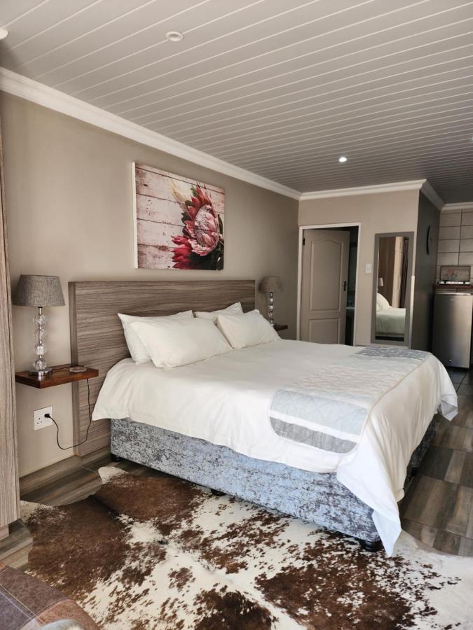 Schnehage Self Catering Apartment Bloemfontein Exterior photo